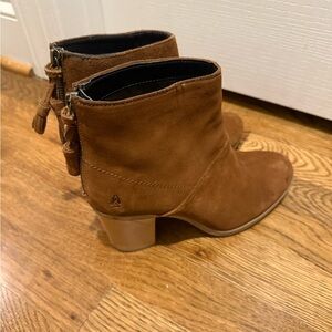 HUSH PUPPIES Brown Suede Ankle Boots size 7